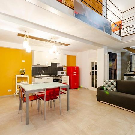 Appartamento Joivy Vibrant Open-Plan Apt For 6 In Historic Centre Genova Esterno foto