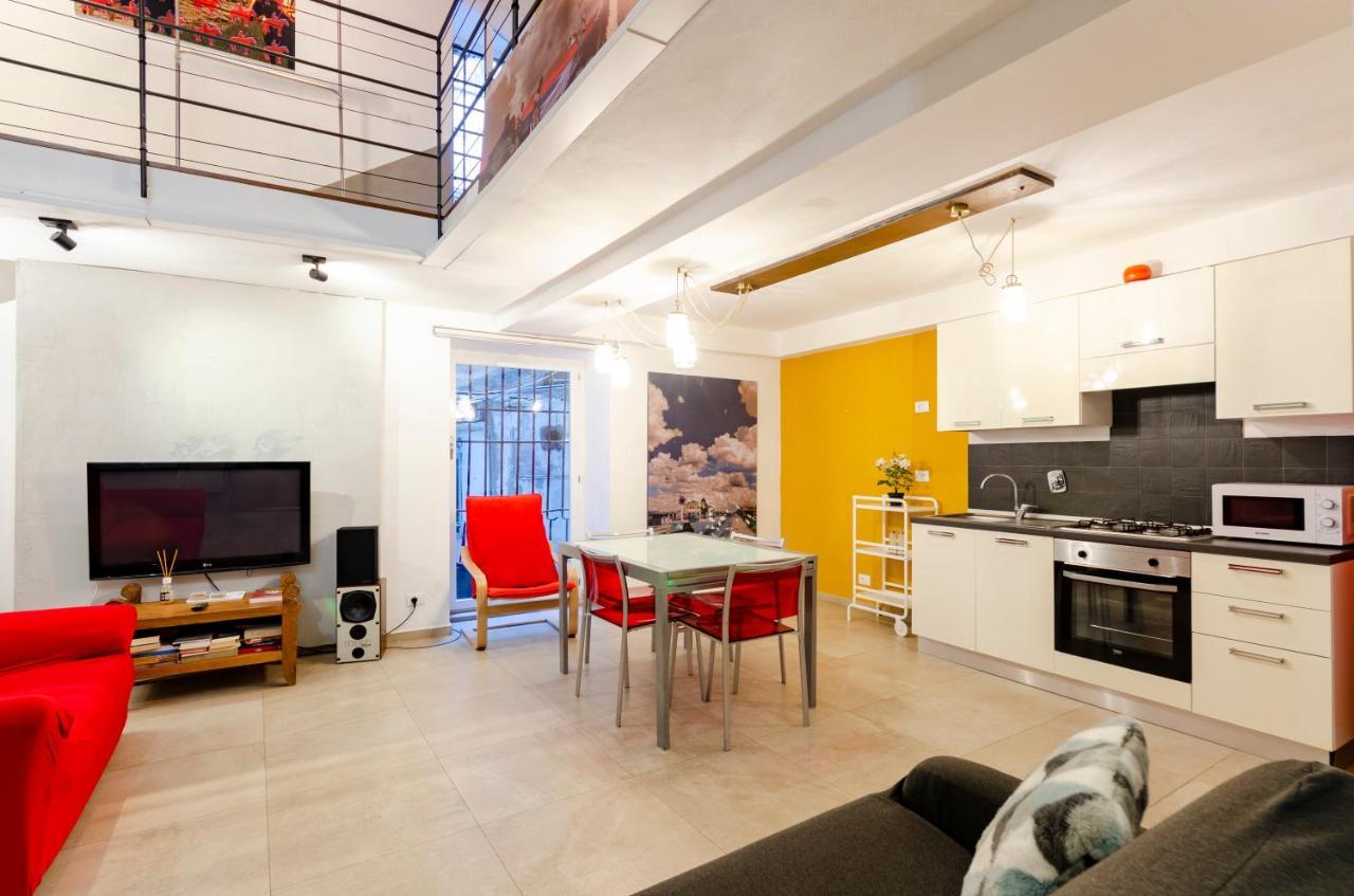 Appartamento Joivy Vibrant Open-Plan Apt For 6 In Historic Centre Genova Esterno foto