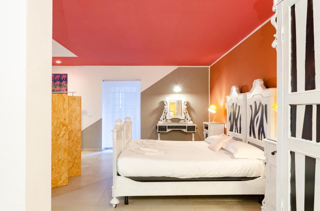 Appartamento Joivy Vibrant Open-Plan Apt For 6 In Historic Centre Genova Esterno foto