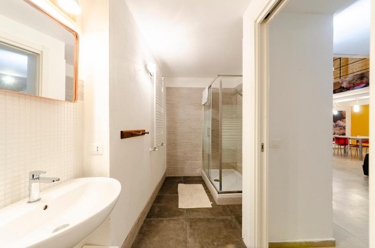 Appartamento Joivy Vibrant Open-Plan Apt For 6 In Historic Centre Genova Esterno foto